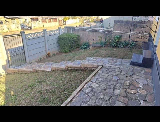 2 BEDROOM HOUSE FOR SALE IN BOMBAY HEIGHTS